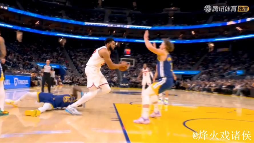 库里27+7巴特勒32+8 勇士主场击败尼克斯延续连胜 库里27+7巴特勒32+8 勇士主场击败尼克斯延续连胜