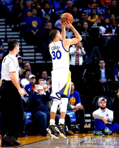 亚历山大突破重围内线挑篮命中 亚历山大突破重围内线挑篮命中